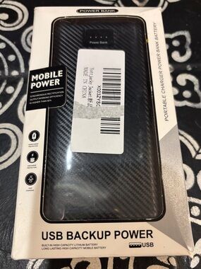 USB Backup Power Mobile Power Bank - Black Carbon Fiber